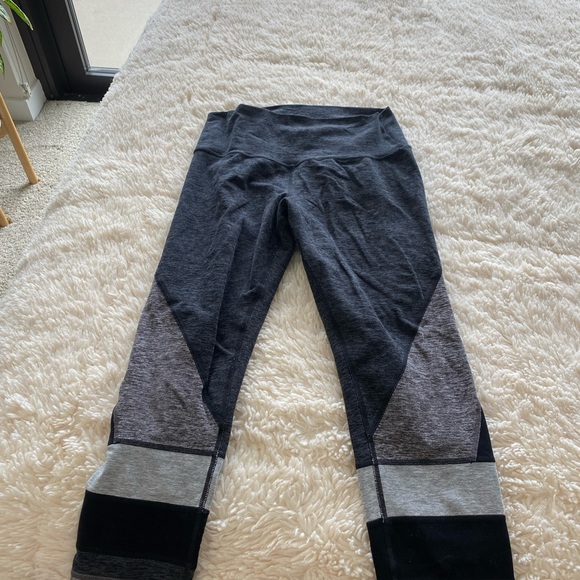 ALO leggings - Picture 3 of 3